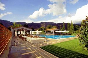 Mont Helmos Hotel