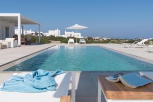 White Santa Maria Villa