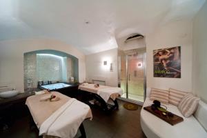 Navona Palace Luxury Inn