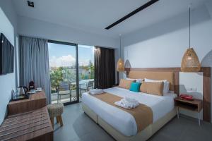 Double Room Plus room in Enorme Lifestyle Beach (Adults Only)