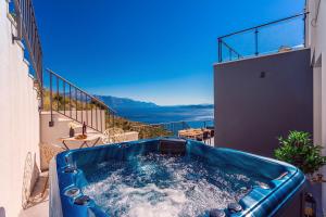 Villa Mia with private pool, Whirlpool, gym, sauna, seaviews