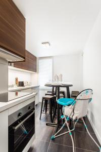 D&E - PARIS-DISNEY - HOLIDAYS APARTMENT - APPARTEMENT DE VACANCES - 5 CHAMBRES- 5 SDB - 5 BEDROOMS - 5 BATHROOMS - Netflix