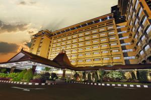 Kartika Chandra hotel, 
Jakarta, Indonesia.
The photo picture quality can be
variable. We apologize if the
quality is of an unacceptable
level.