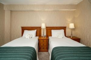 Classic Twin Room room in The Clarendon Hotel