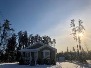Le Chalet de Claude, au pied des Monts-Valin - Canton-Bégin