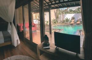 Villa Rumah Lumbung The Wooden House