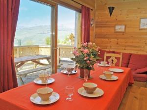 Chalets Modern chalet just 350 m from the ski lifts : photos des chambres