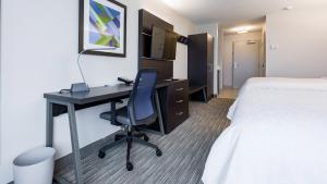 Queen Room with Two Queen Beds - Non-Smoking room in Holiday Inn Express & Suites Hood River an IHG Hotel