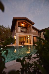 Volans Suites Villas