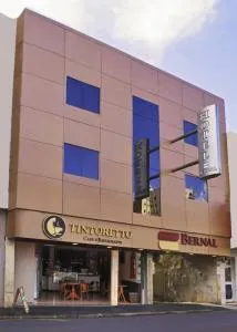 伯纳尔酒店 - 伊通比亚拉