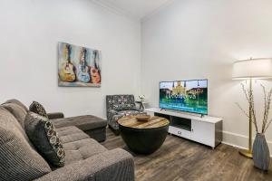Two-Bedroom Apartment room in Hosteeva Canal Luxury Condos
