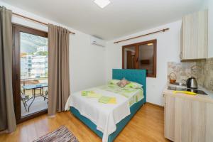 Deluxe Double Room with Side Sea View room in Vila Fortuna