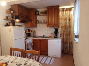 Family-friendly apartments with swimming pool Krasica, Rijeka - 18059