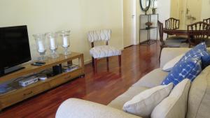 Fabulous and Quiet Apartment+Balcony in Barrio Norte. Your easy access to Buenos Aires!