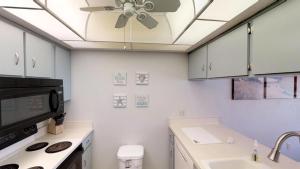 Ponce Landing 53: Cute and Beachy 2 bedroom condo with beach access, heated pool and garage condo, Apartmanok Coquina Gables - big - 3