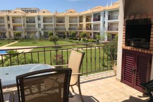 Vila Columbus T2 Frente Mar e Piscina