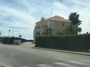 Vila Columbus T2 Frente Mar e Piscina