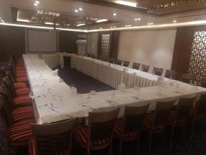 Seven Roses Hotel