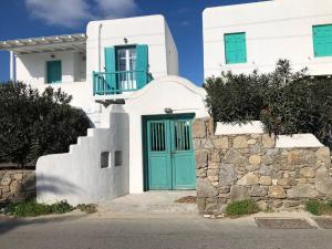 LUXURY HOUSE WITH SWIMMING POOL IN ORNOS MYKONOS Myconos Greece
