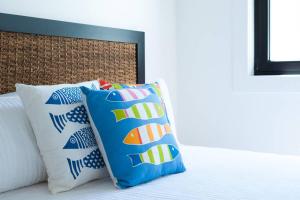 Vivaro Roatan North House