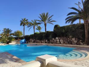 Agréable appartement dans une résidence de vacances avec terrasse et 2 piscines, au bord de la Plage du Midi