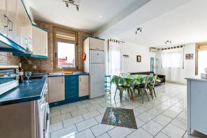 Ocean Breeze Apartment