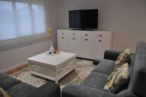 Two-Bedroom House room in LAR DE SALGUEIRA