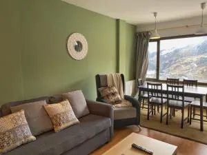 Apartamento en Soldeu a pie de pistas, wifi y parquin - 索尔德乌
