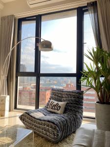 Căn Hộ 3 Phòng Ngủ (Three-Bedroom Apartment)