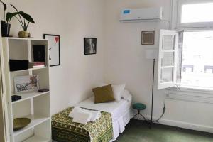 Amplio, tranquilo y muy luminoso departamento de 3 ambientes a metros del Obelisco y del Teatro Colón