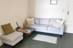 Amplio, tranquilo y muy luminoso departamento de 3 ambientes a metros del Obelisco y del Teatro Colón