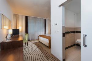 Holiday Inn Berlin City East Landsberger Allee Berlin Best Price Guarantee Mobile Bookings Live Chat