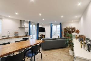 Modern and bright apartment near Tours