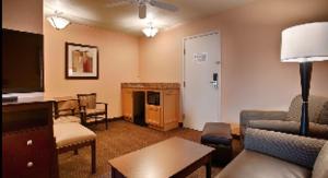 Room #32571716 room in Best Western Plus Lafayette Vermilion River Inn & Suites