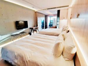 Phòng 4 Người Nhìn ra Hồ nước (Quadruple Room with Lake View)