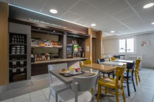 Hotels B&B HOTEL Orange : photos des chambres