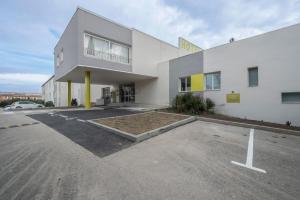 Hotels B&B HOTEL Orange : photos des chambres