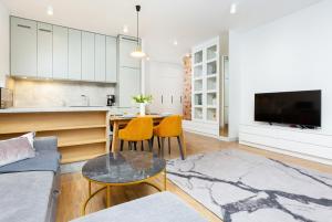 Luxury Residence Złota by Renters