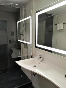 Hotels Hotel Inn Paris CDG Airport - ex Best Western : Chambre Supérieure Lit Queen-Size