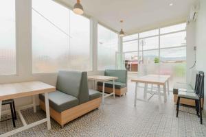 RedDoorz Plus Syariah @ Jalan Dr Sutomo Padang