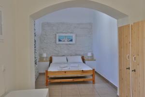 Oasis Rooms & Studios in Galissas Syros Greece