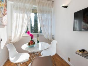 Vasaras māja Cosy Holiday Home in Gardone Riviera with Swimming Pool Gardone Rivjera Itālija