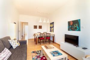 White Apartment - T2 near Beach