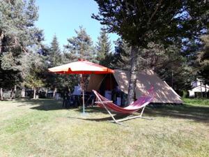 Campings Chalet et mobil homes dans la montagne au Camping les Sapins : photos des chambres