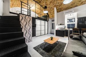 Spacious Loft in the Heart of Downtown