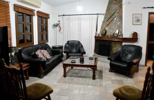 Lasa Black Rock villa