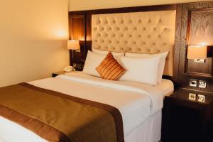 Standard Double Room room in Great Victoria Hotel