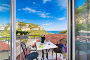 SorrentoVibes - Luxury Home Sea View & Jacuzzi in Sorrento centre