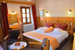 Double Room with Fireplace and Spa Bath room in Asteri Metsovou