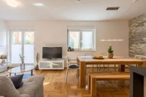 Pool and Beach Residence Spalatum - Strožanac